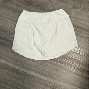 DSG White Athletic Skirt with Relaxed Fit